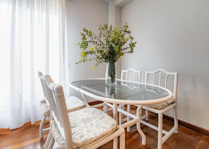Apartamento Con Terraza Y Vistas Al Mar