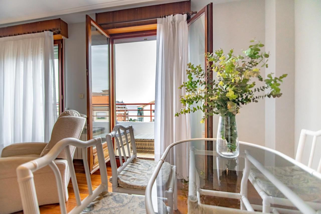Con Terraza Y Vistas Al Mar